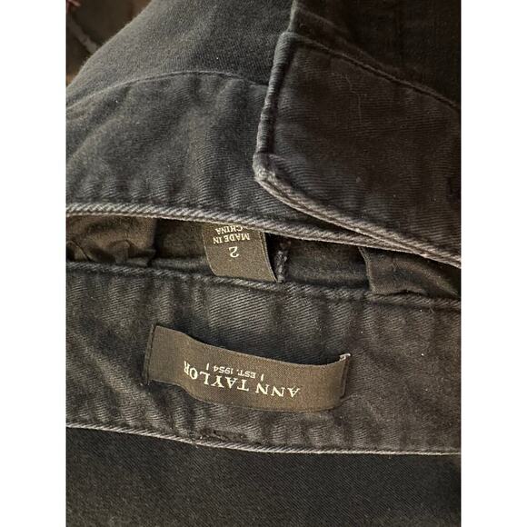 Ann Taylor Black Bermuda Shorts - Size 2 - Picture 3 of 3